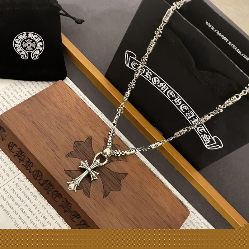 Ch**me He**ts necklaces